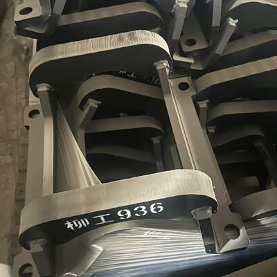 掘削機の鎖保護具,鎖保護具,耐磨部品,鎖ホルダー