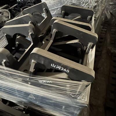 掘削機の鎖保護具,鎖保護具,耐磨部品,鎖ホルダー